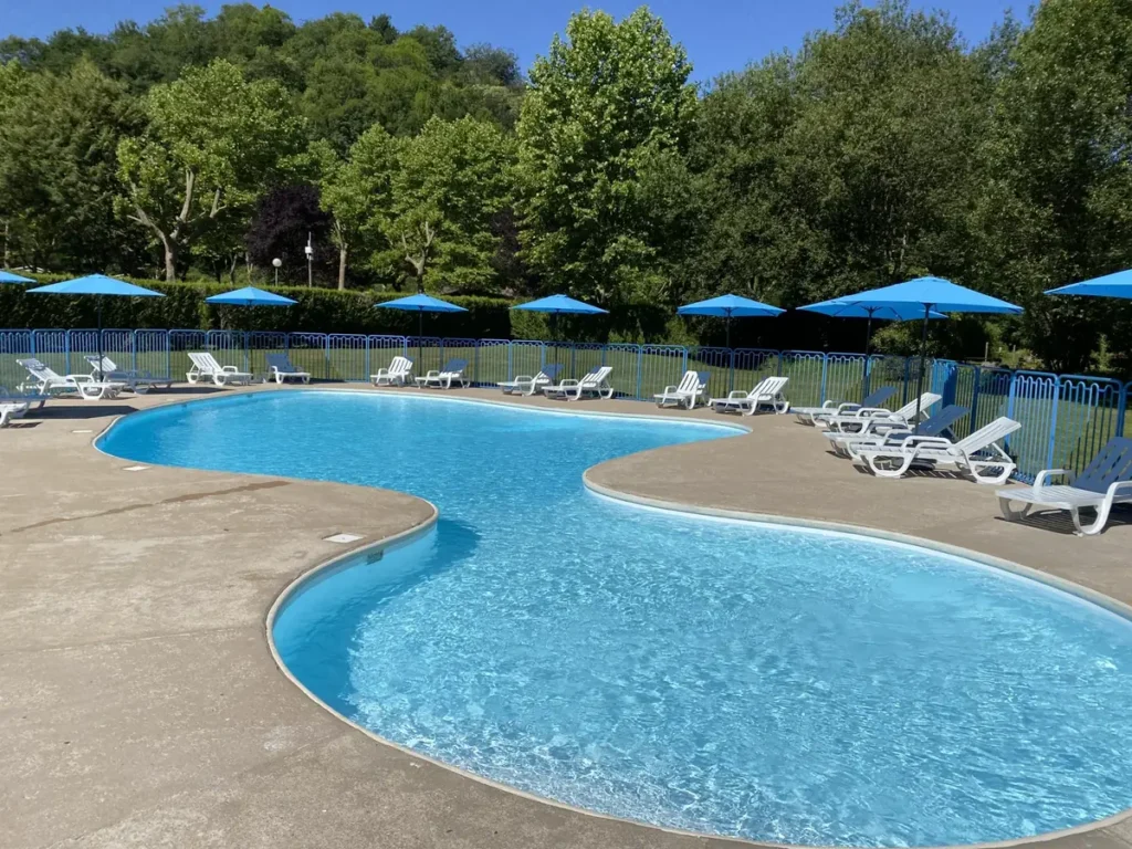Les 4 Saisons campsite swimming pool
